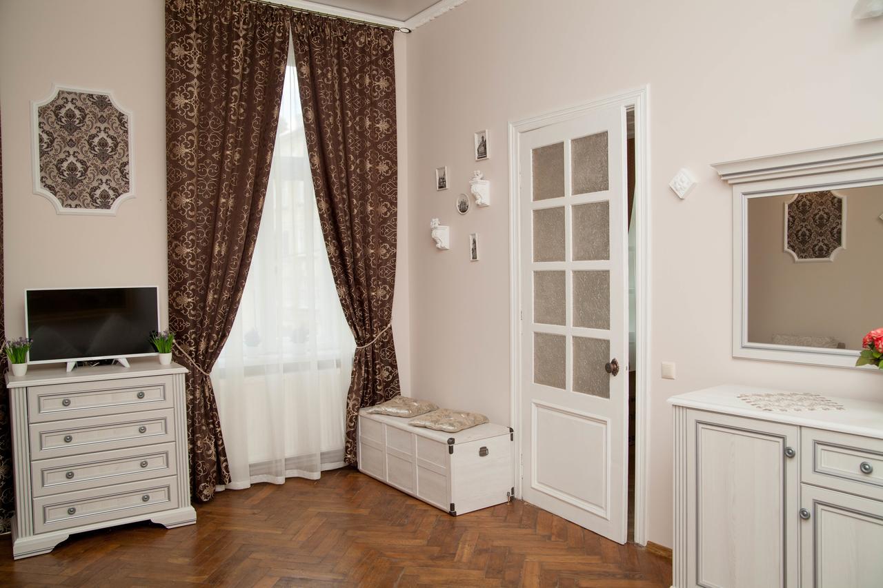 Luxury Lviv Apartment Bagian luar foto